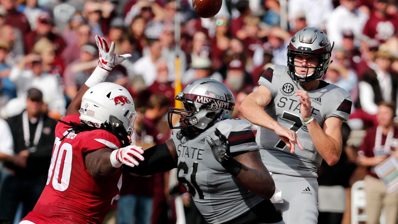 Fitzgerald leads No. 25 Mississippi St past Arkansas 52-6